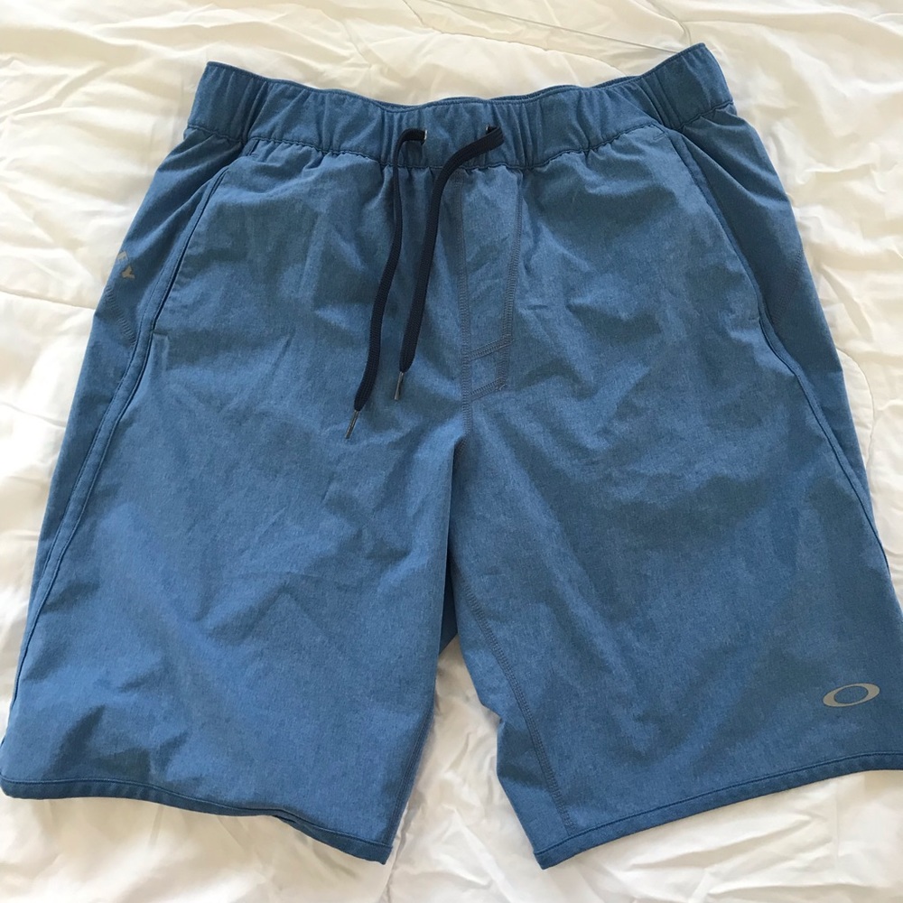 Men’s Oakley workout shorts